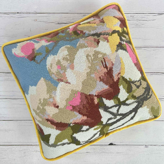 MAGNOLIA BLOOMS TAPESTRY KIT